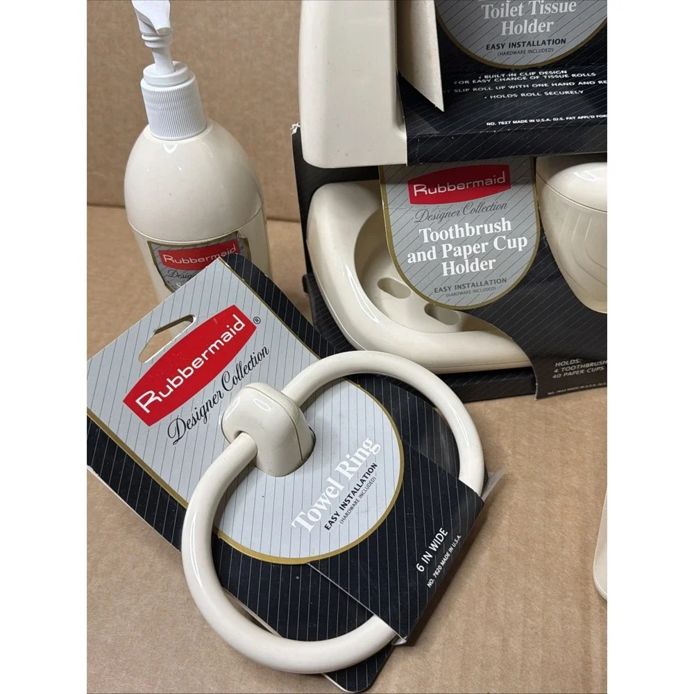 RARE 1990S VINTAGE Rubbermaid Designer Collection - Almond Bathroom Set